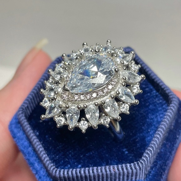 Huge Silver Cocktail Ring - Picture 6 of 13